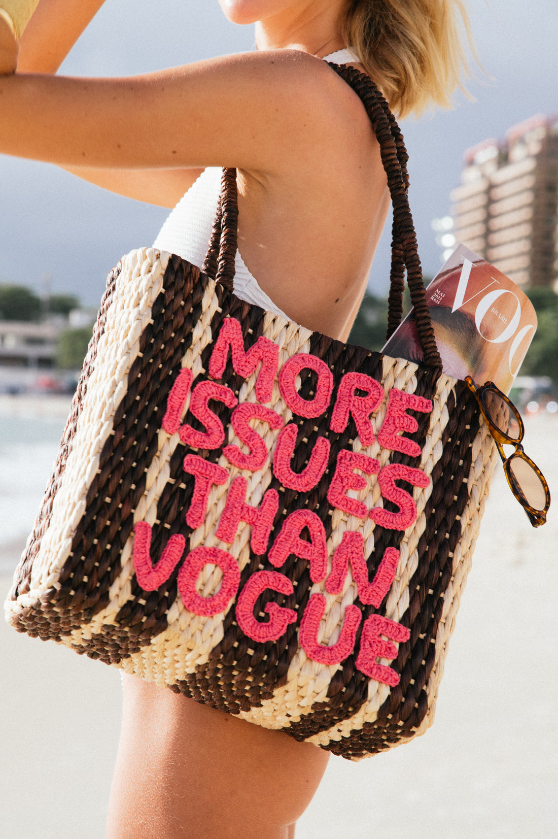 Palha MORE ISSUES THAN VOGUE