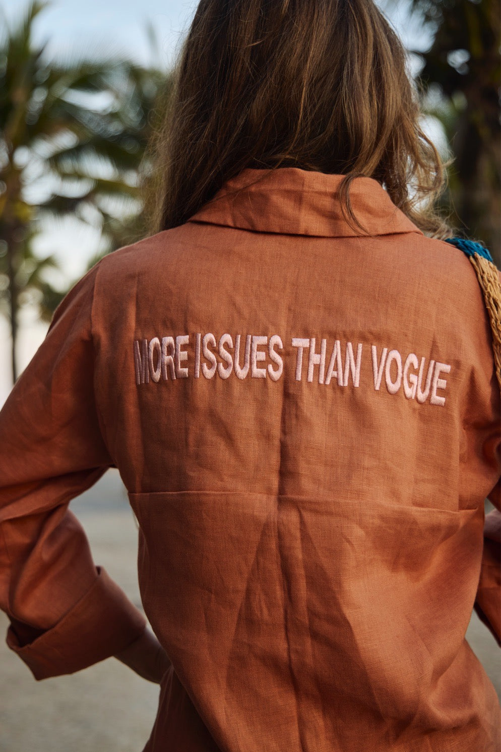 Camisa Linho More Issues Than Vogue