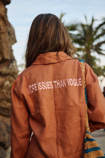 Camisa Linho More Issues Than Vogue